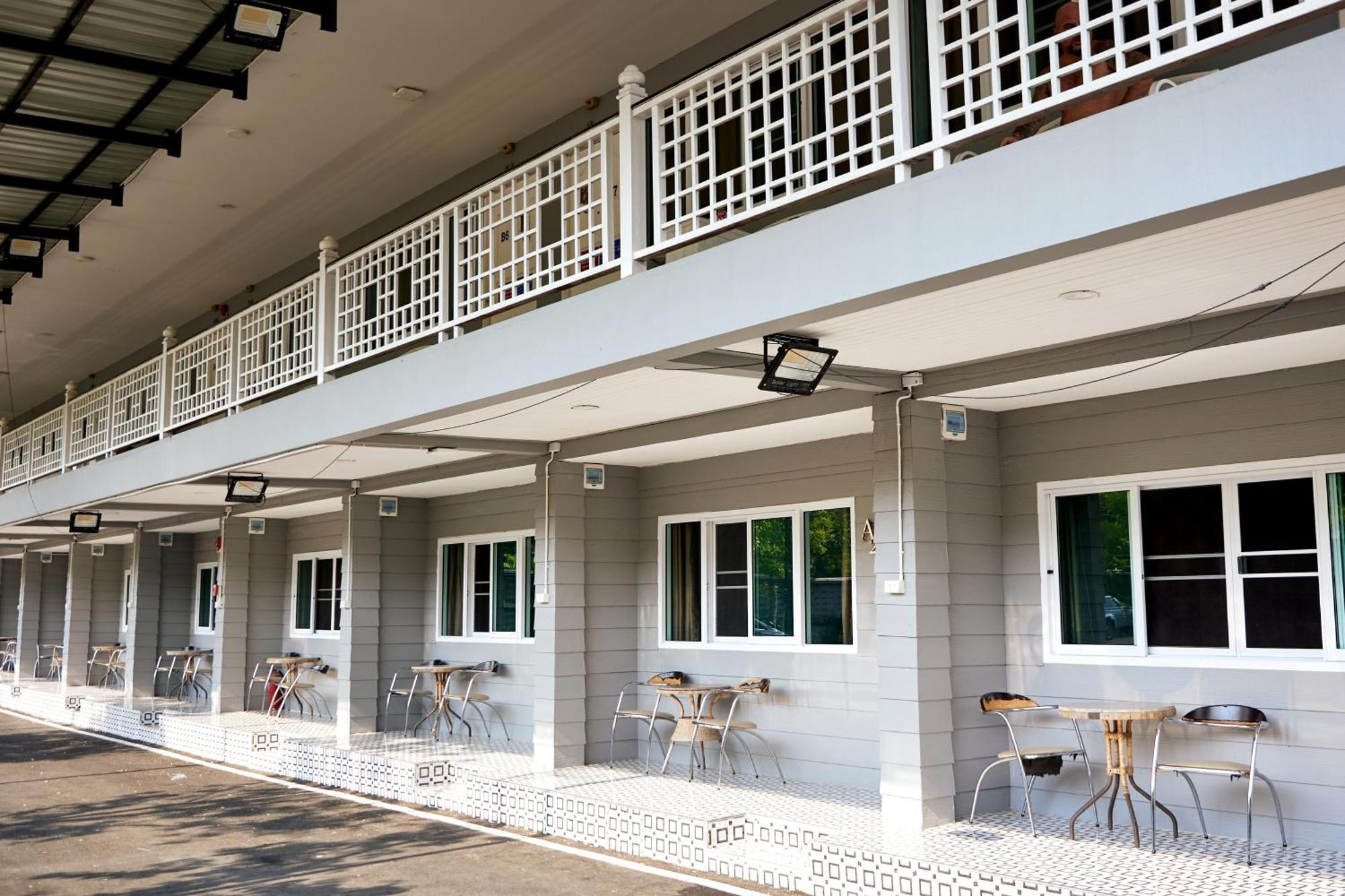 Baan Dara Resort Sara Buri Eksteriør billede